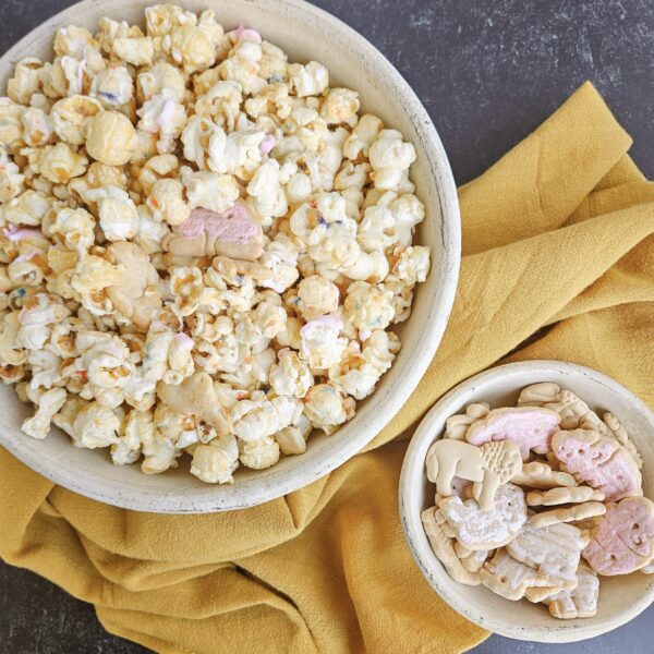 Frosted Animal Cracker Popcorn